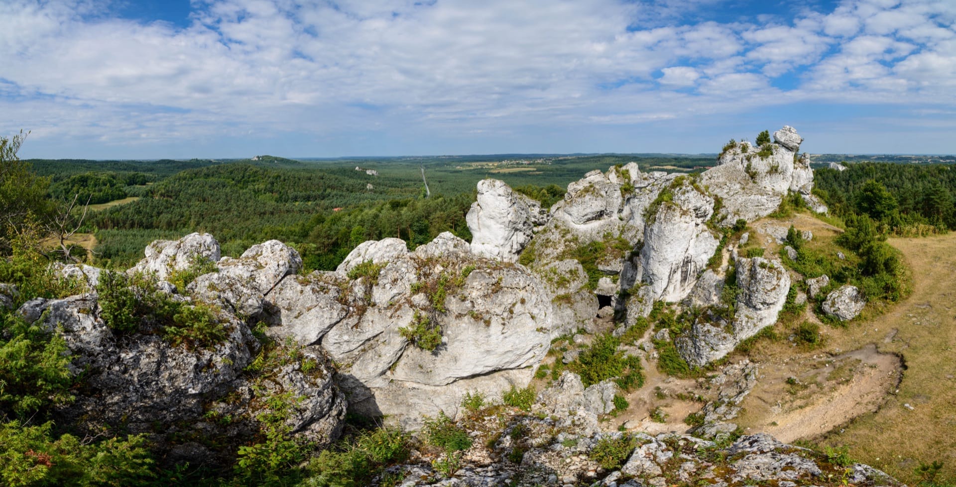 Skały Góry Zborów koło Jaskini Głębokiej
