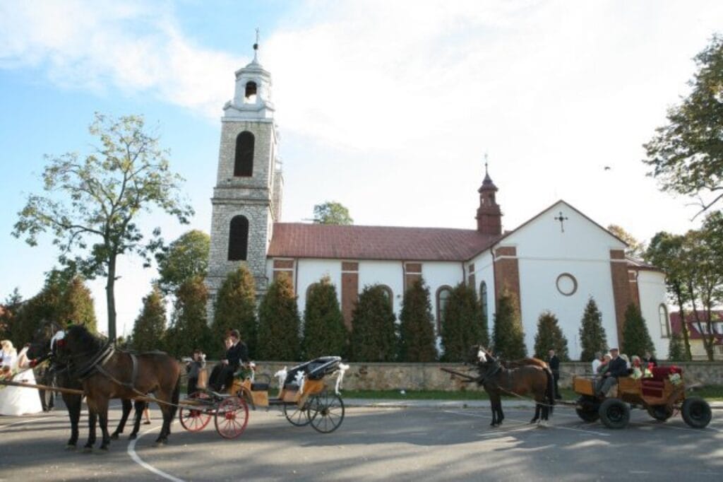 Kościół w Kroczycach – Zajazd Magda zdjęcie 2