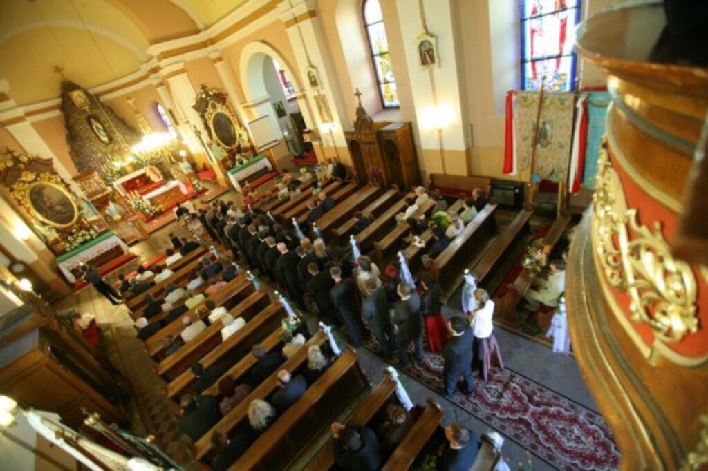 Kościół w Kroczycach – Zajazd Magda zdjęcie 7